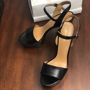 Nine West platform black leather pumps
